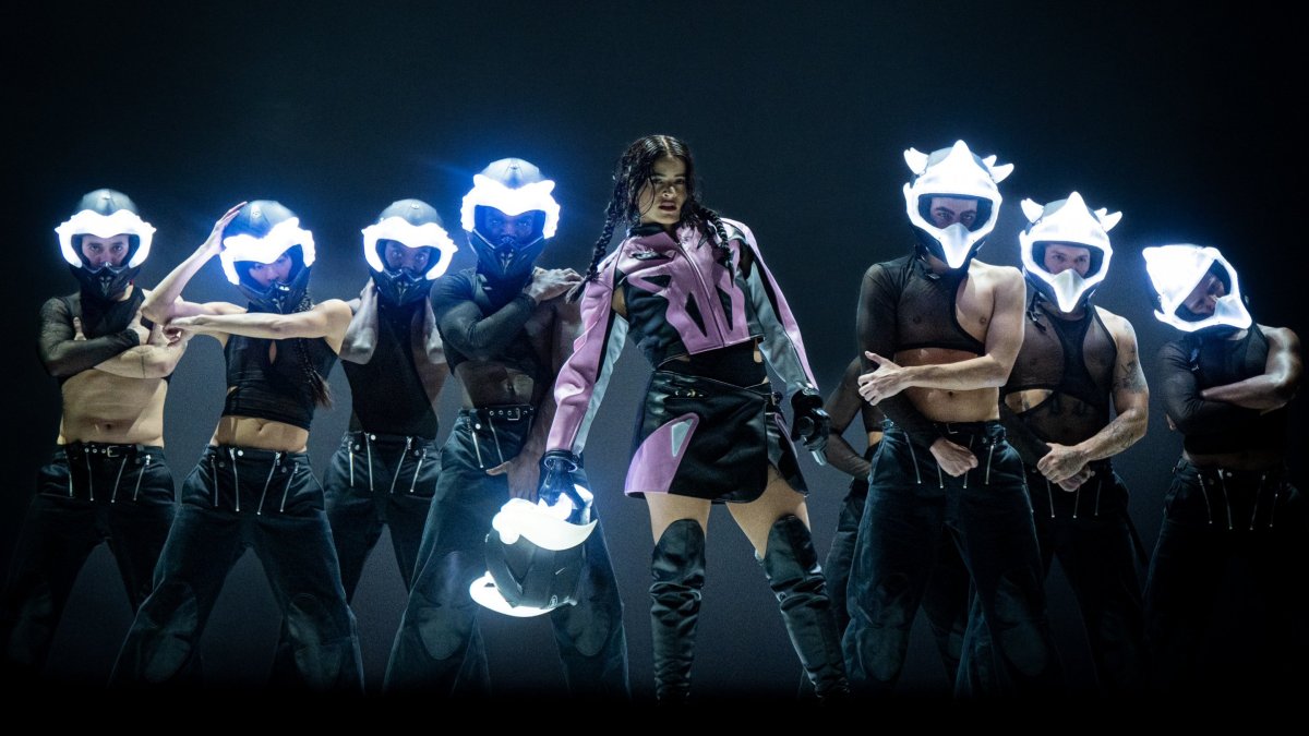 Rosalia Close-up Emoción